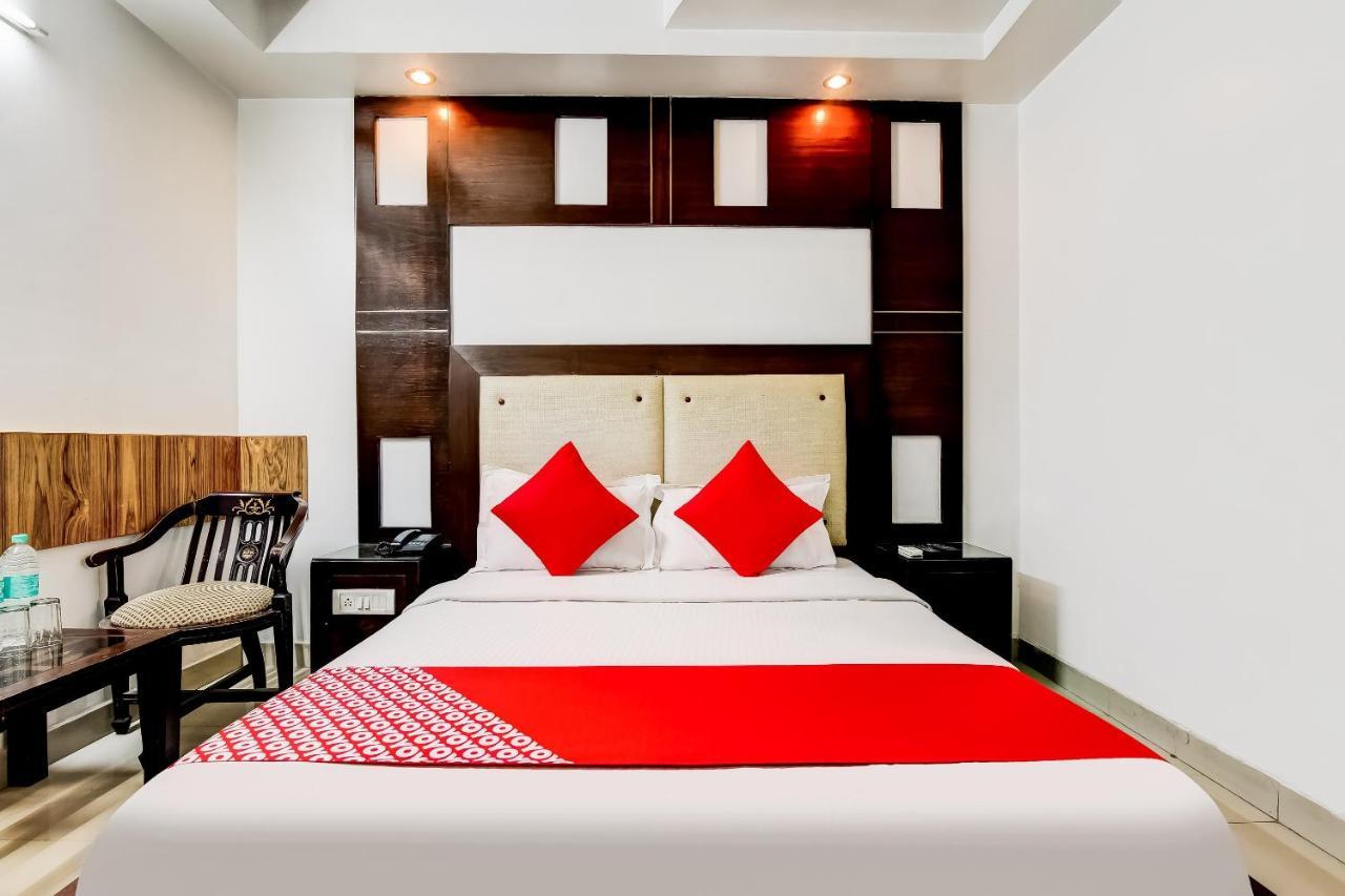 Oyo 7781 Hotel Sai International Нью-Дели Экстерьер фото