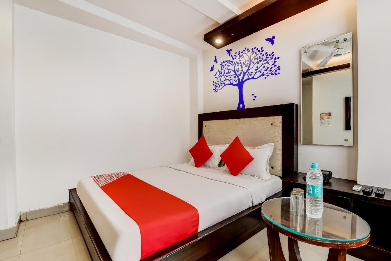 Oyo 7781 Hotel Sai International Нью-Дели Экстерьер фото