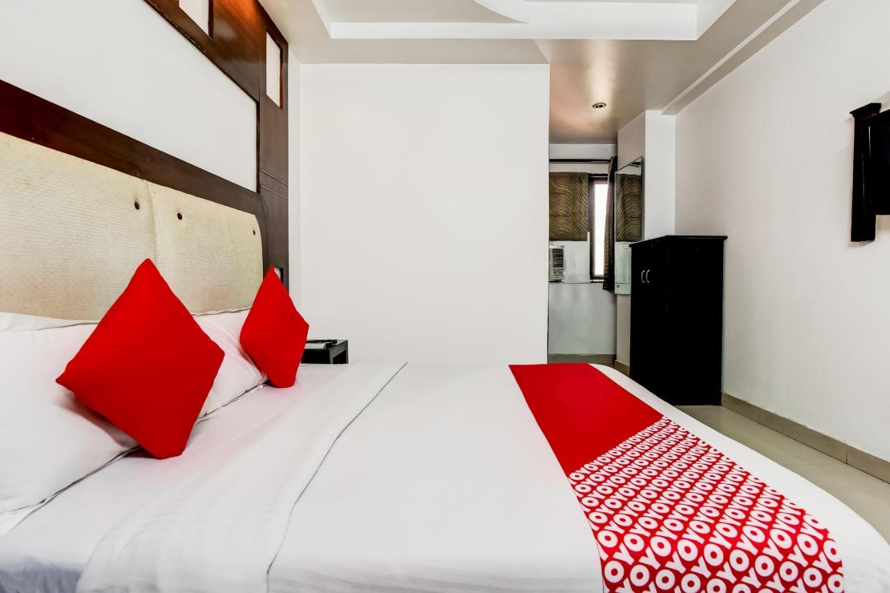 Oyo 7781 Hotel Sai International Нью-Дели Экстерьер фото