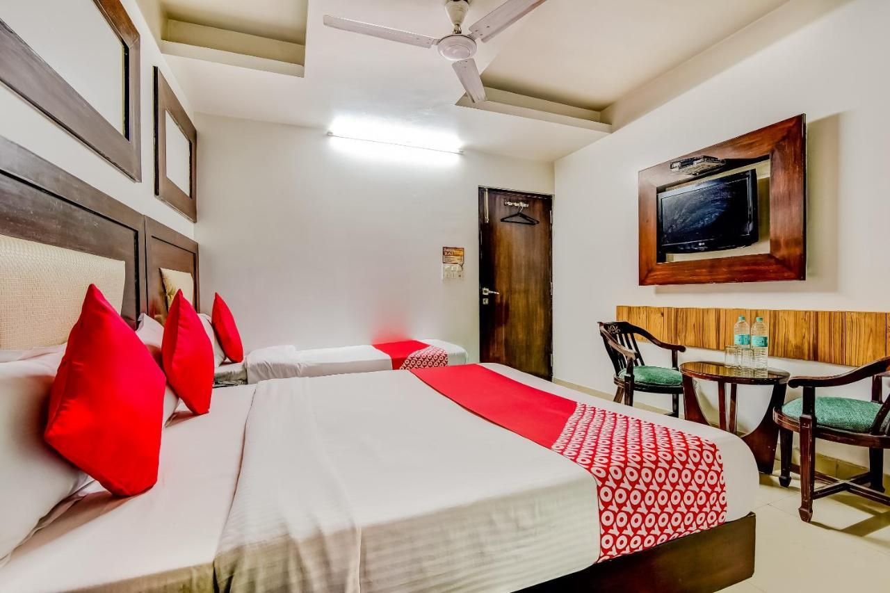 Oyo 7781 Hotel Sai International Нью-Дели Экстерьер фото