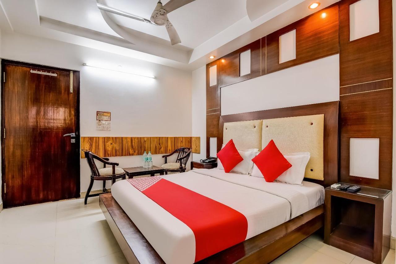 Oyo 7781 Hotel Sai International Нью-Дели Экстерьер фото